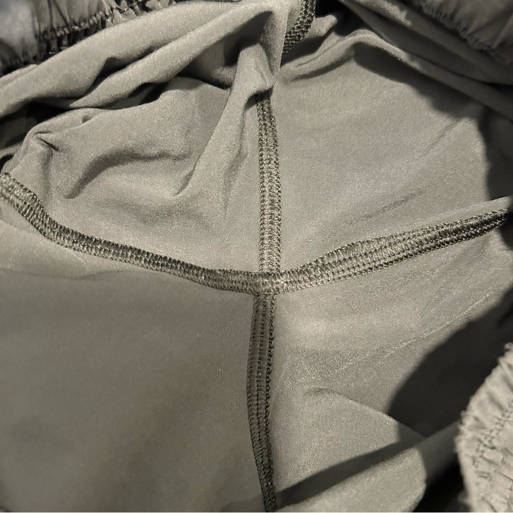 Lululemon Final Play Crop *23” Evergreen Size 6 FLAWED - Picture 9 of 11